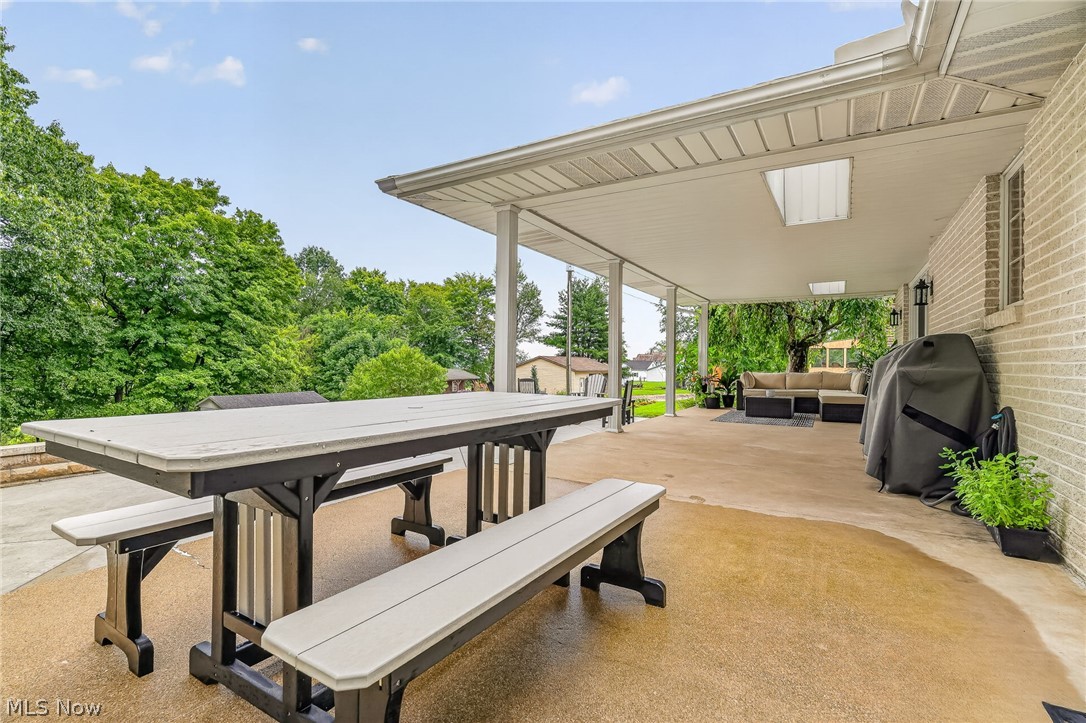 8537 Central Road NW Strasburg OH 44680