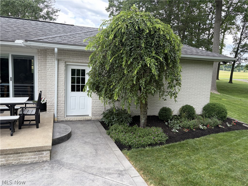 8537 Central Road NW Strasburg OH 44680