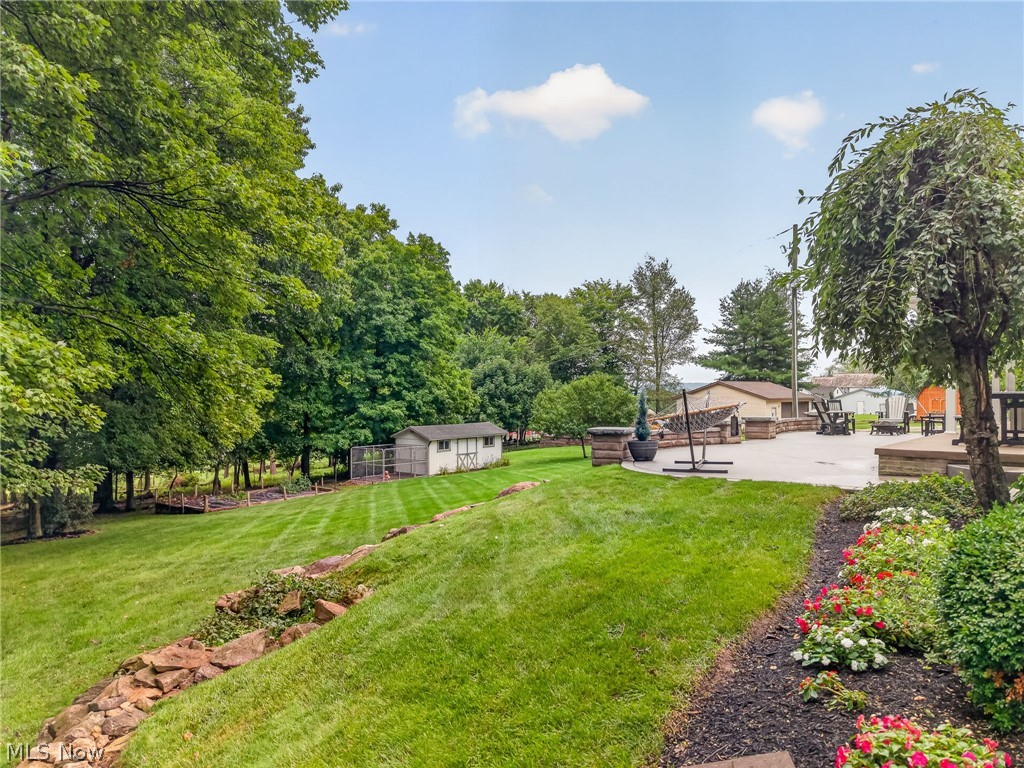 8537 Central Road NW Strasburg OH 44680
