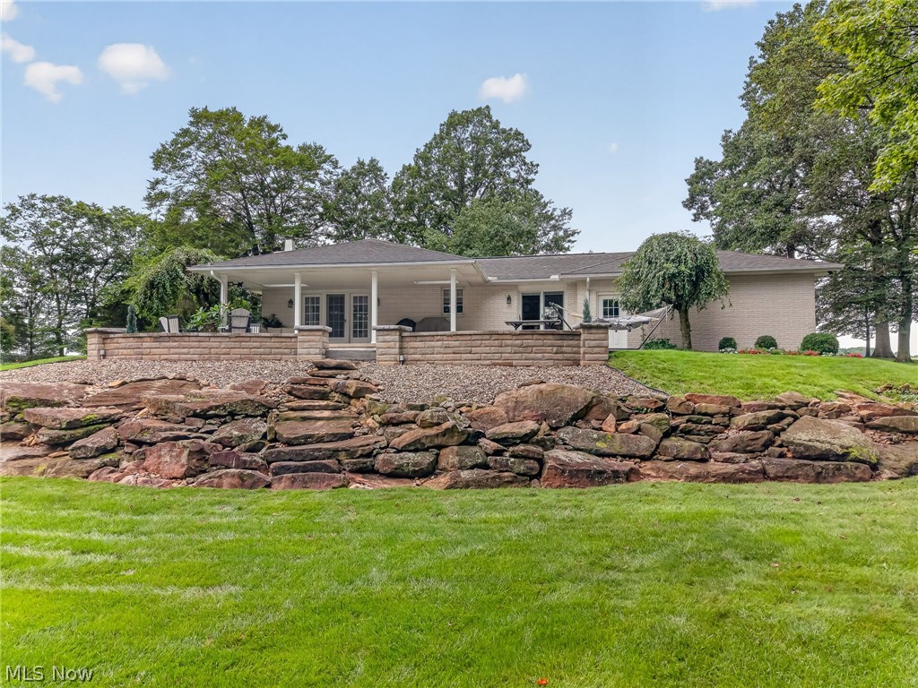 8537 Central Road NW Strasburg OH 44680