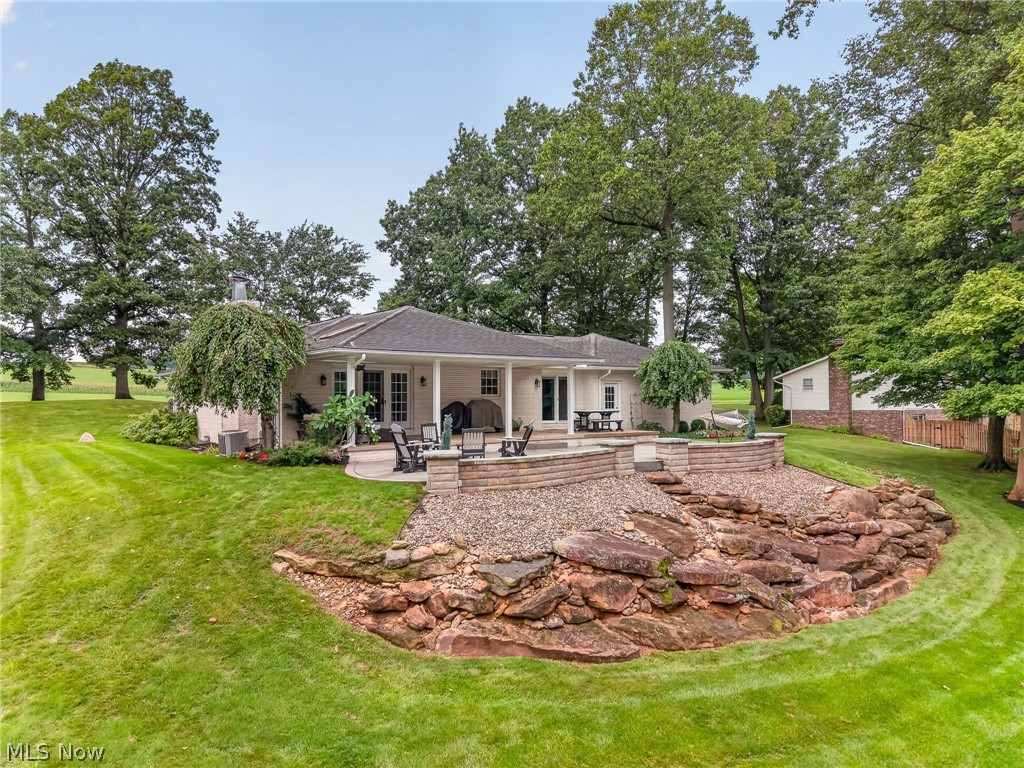 8537 Central Road NW Strasburg OH 44680