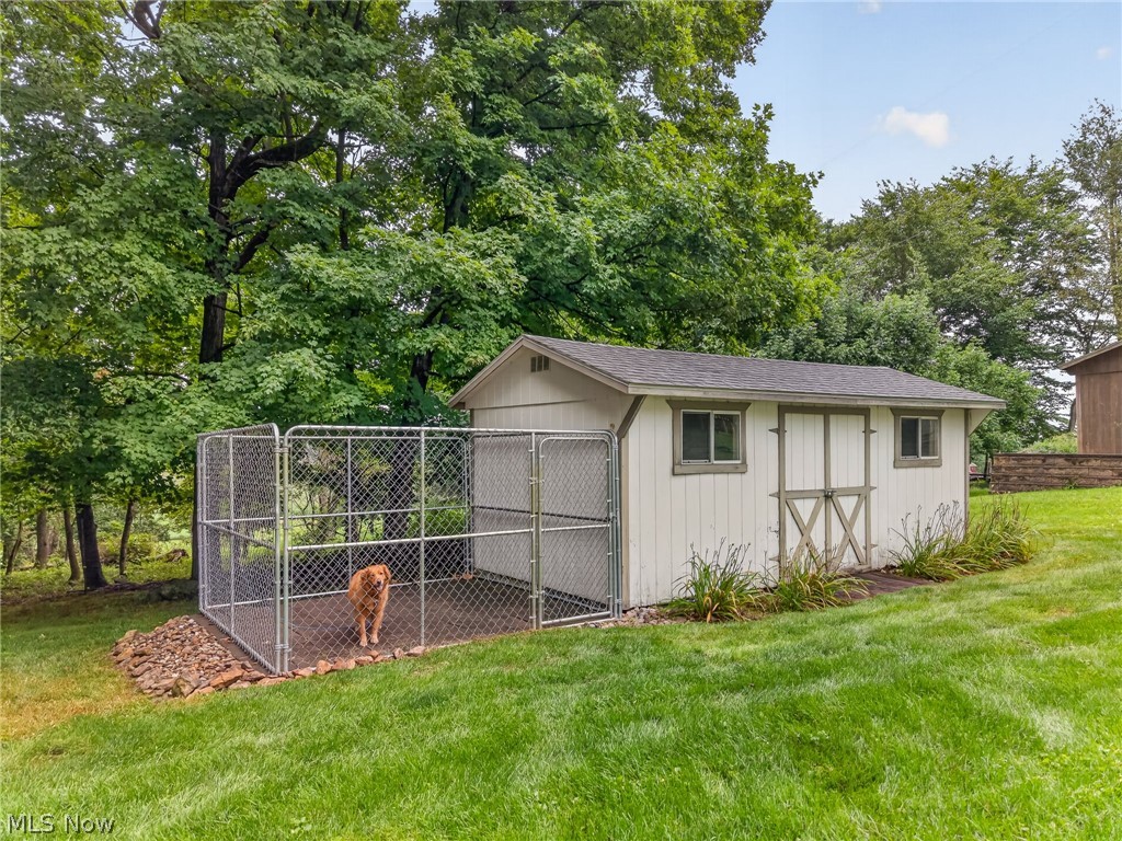 8537 Central Road NW Strasburg OH 44680