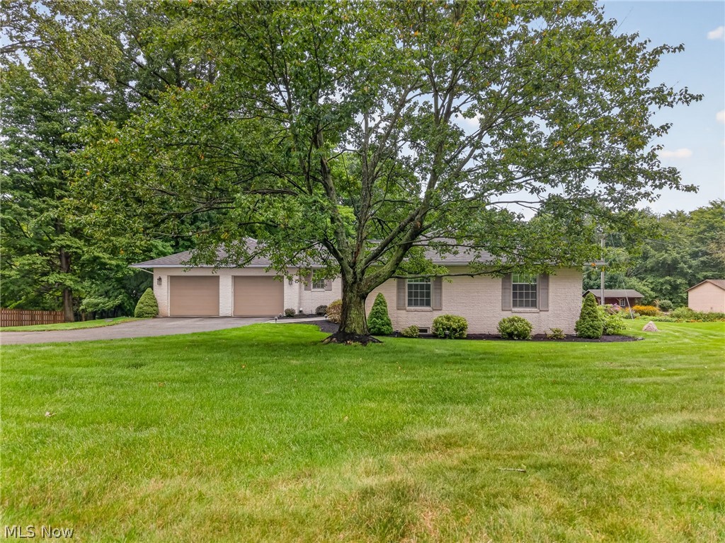 8537 Central Road NW Strasburg OH 44680