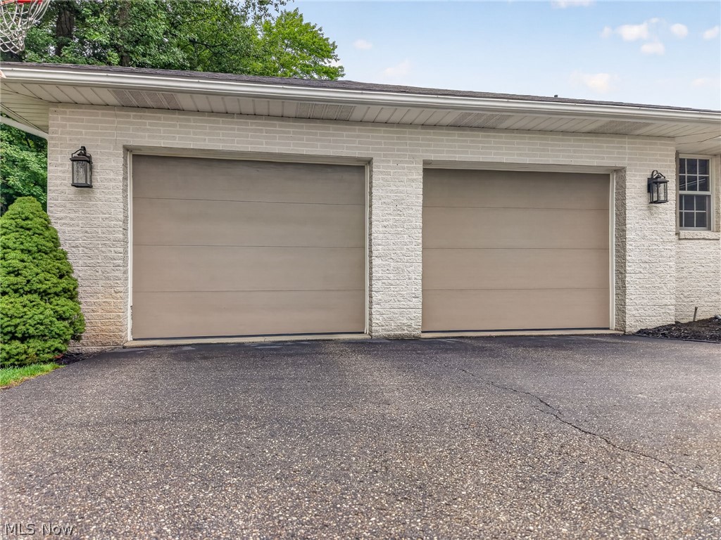 8537 Central Road NW Strasburg OH 44680