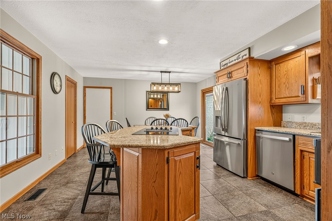 8537 Central Road NW Strasburg OH 44680