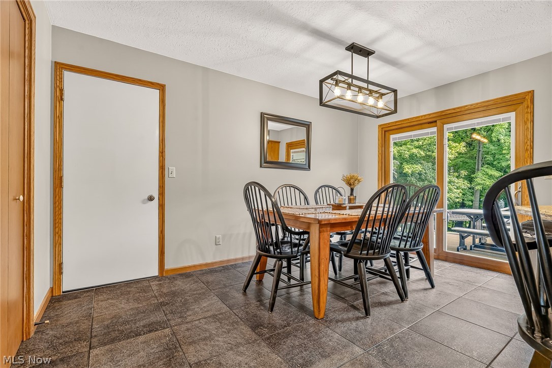 8537 Central Road NW Strasburg OH 44680