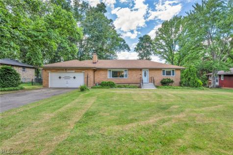 8382 Parkdale Drive North Royalton OH 44133