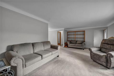 8382 Parkdale Drive North Royalton OH 44133
