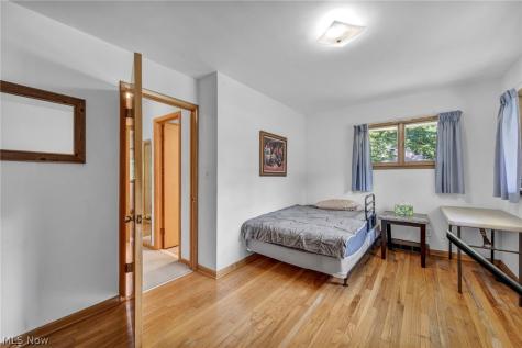 8382 Parkdale Drive North Royalton OH 44133