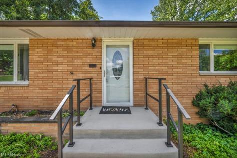 8382 Parkdale Drive North Royalton OH 44133