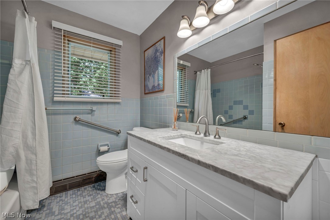 8382 Parkdale Drive North Royalton OH 44133
