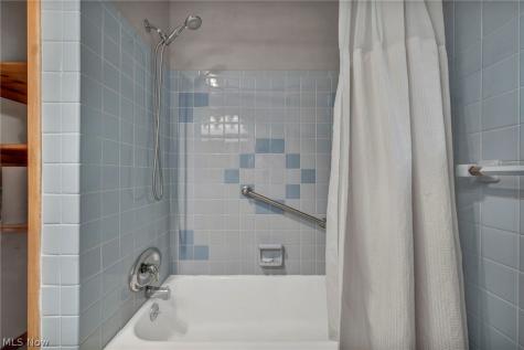 8382 Parkdale Drive North Royalton OH 44133