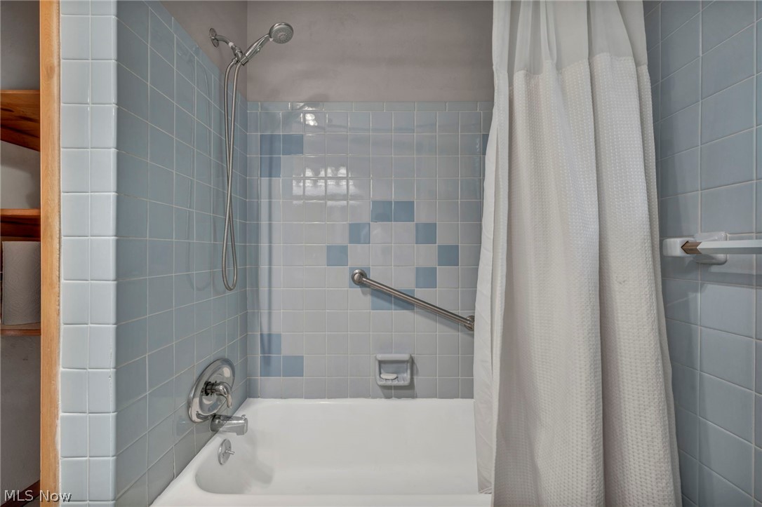 8382 Parkdale Drive North Royalton OH 44133