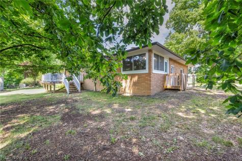 8382 Parkdale Drive North Royalton OH 44133