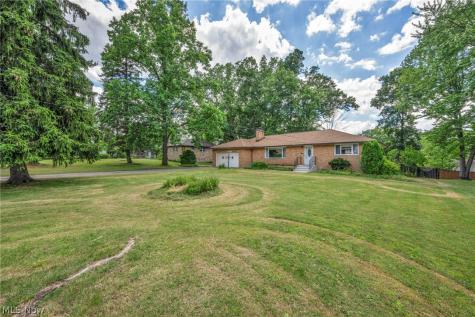 8382 Parkdale Drive North Royalton OH 44133