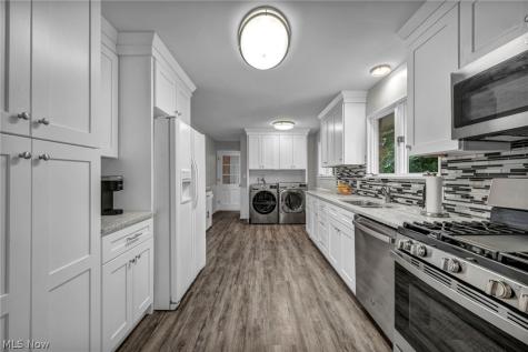 8382 Parkdale Drive North Royalton OH 44133