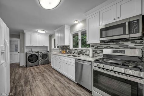 8382 Parkdale Drive North Royalton OH 44133