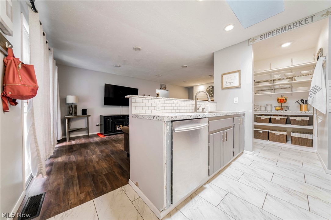 6165 Creekside Lane North Ridgeville OH 44039