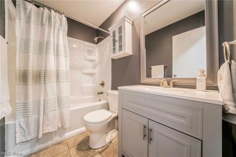 6165 Creekside Lane North Ridgeville OH 44039