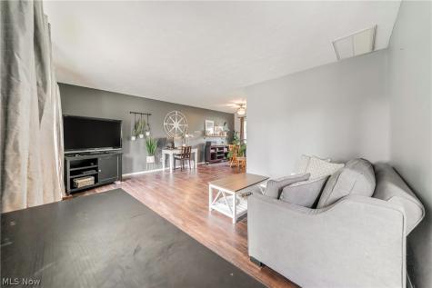 6165 Creekside Lane North Ridgeville OH 44039