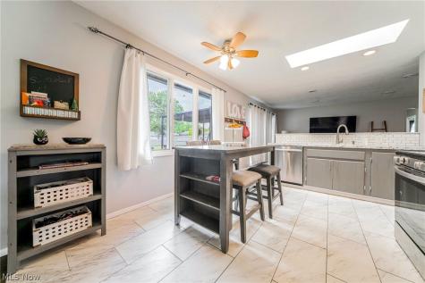 6165 Creekside Lane North Ridgeville OH 44039