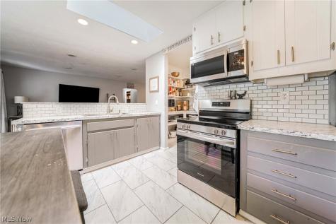 6165 Creekside Lane North Ridgeville OH 44039