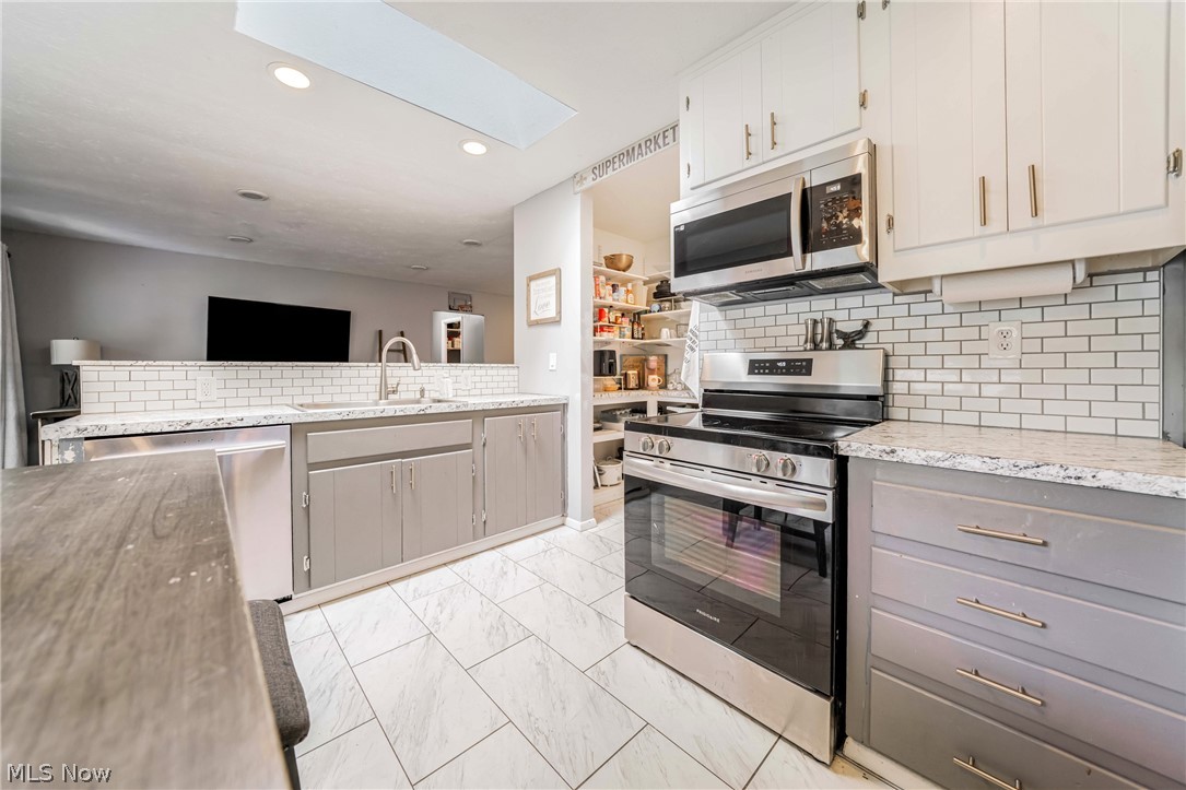 6165 Creekside Lane North Ridgeville OH 44039