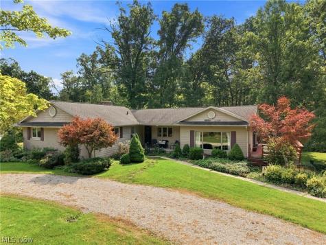 10051 Deerfield Lane Brecksville OH 44141