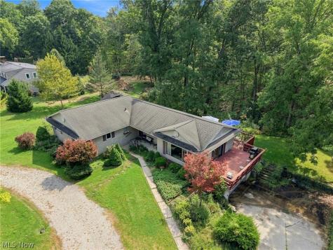 10051 Deerfield Lane Brecksville OH 44141