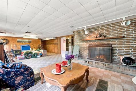 10051 Deerfield Lane Brecksville OH 44141