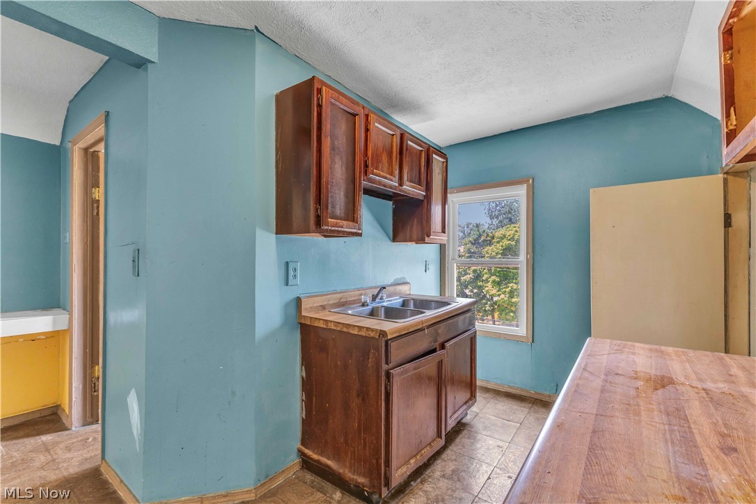 416 Washington Avenue Lorain OH 44052