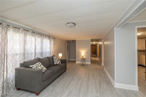 8 Dogwood Lane Olmsted Twp OH 44138