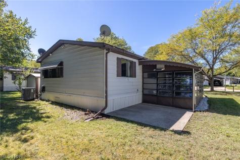 8 Dogwood Lane Olmsted Twp OH 44138