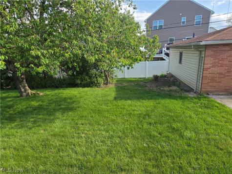 1423 Roanoke Drive Parma OH 44134