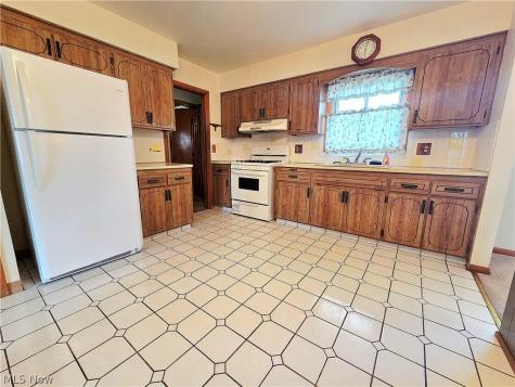 1423 Roanoke Drive Parma OH 44134
