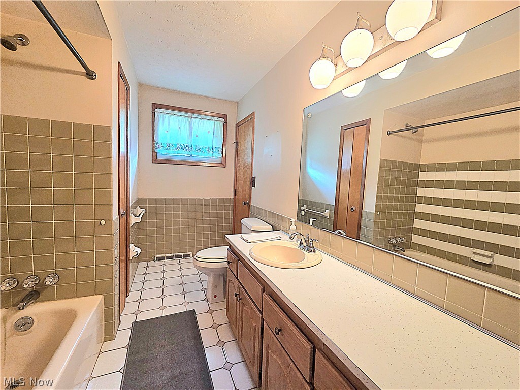 1423 Roanoke Drive Parma OH 44134