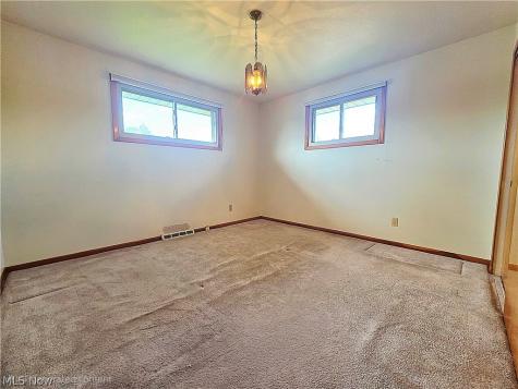 1423 Roanoke Drive Parma OH 44134