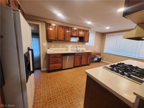 1115 Clifford Road Cleveland Heights OH 44121