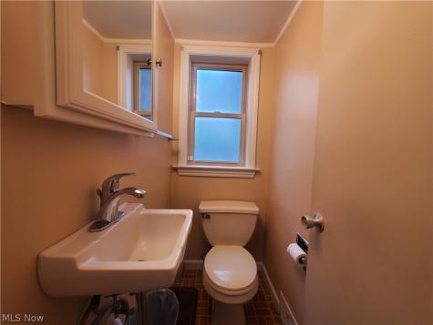1115 Clifford Road Cleveland Heights OH 44121