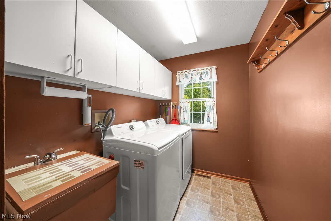 8226 Clover Lane Garrettsville OH 44231