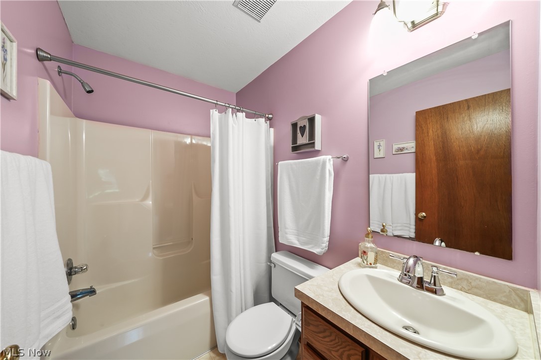 8226 Clover Lane Garrettsville OH 44231