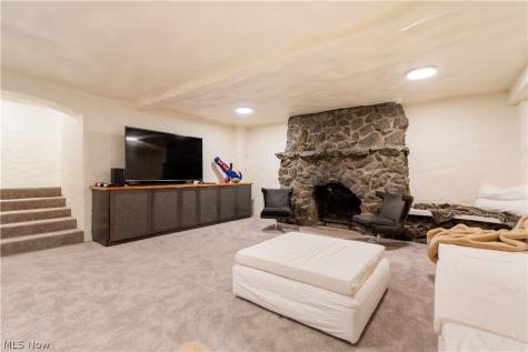 5252 Peninsula Drive NW Canton OH 44718