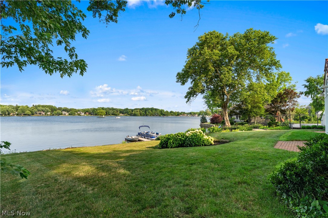 5252 Peninsula Drive NW Canton OH 44718