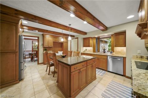 280 Beech Court Aurora OH 44202