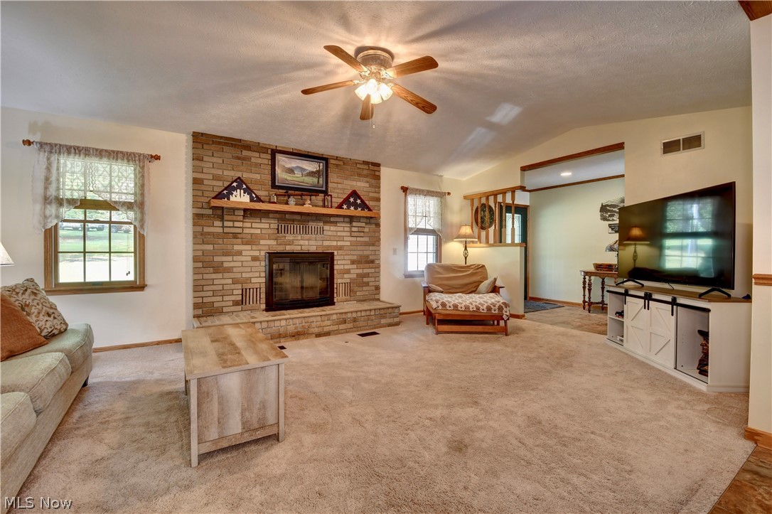 5601 Township Road 466 Lakeville OH 44638