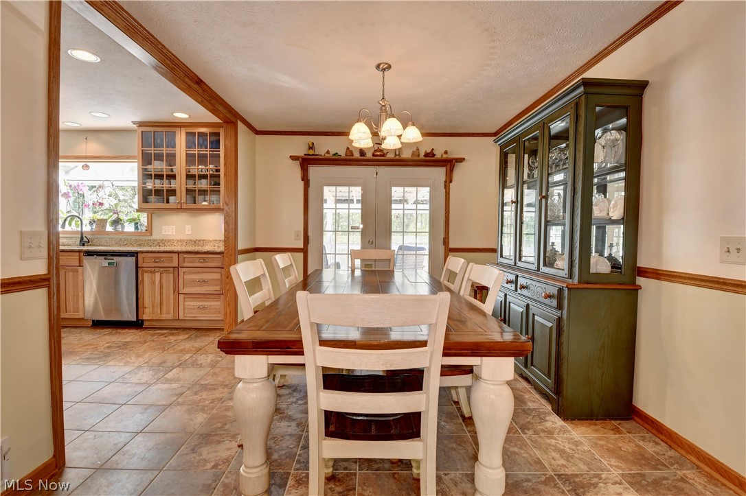5601 Township Road 466 Lakeville OH 44638
