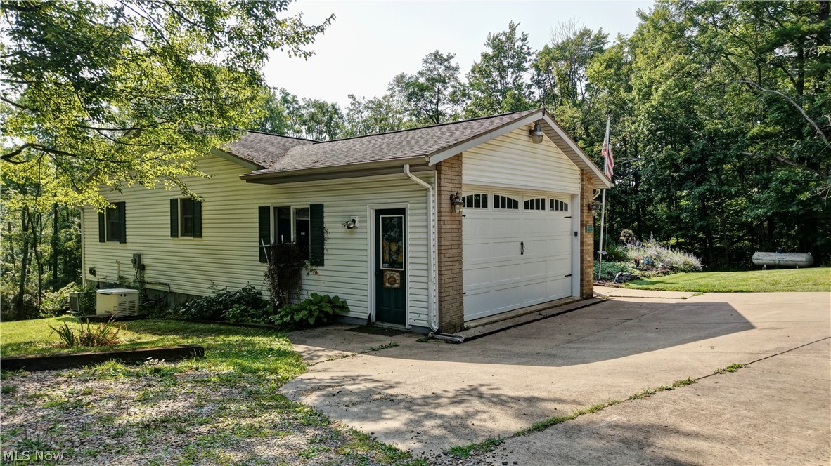 5601 Township Road 466 Lakeville OH 44638