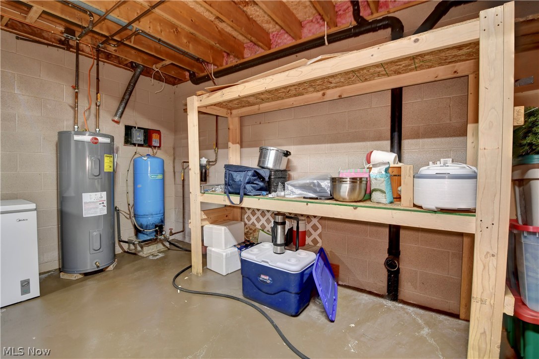 5601 Township Road 466 Lakeville OH 44638