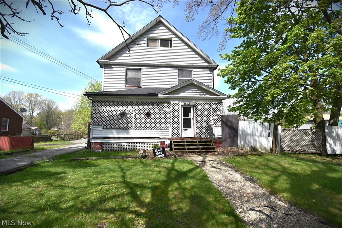1612 Jacobs Road Youngstown OH 44505