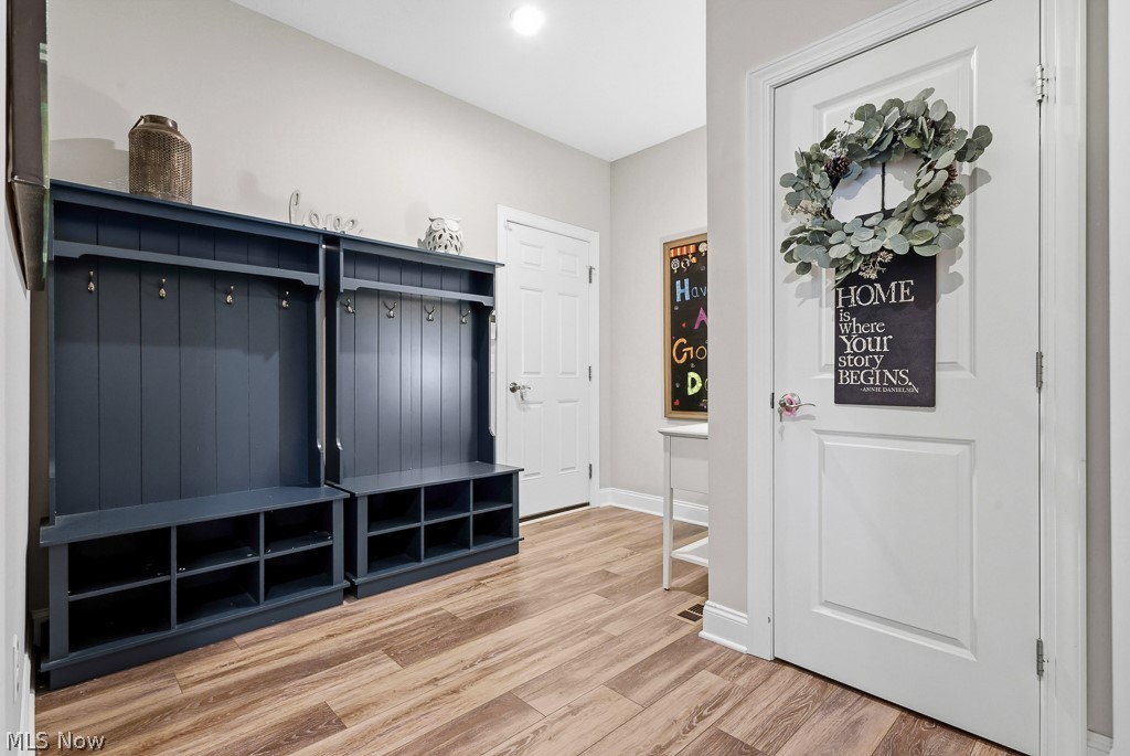 1316 Skyland Falls Boulevard Hinckley OH 44233